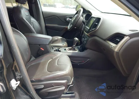 2016 Jeep Cherokee Trailhawk from USA, damaged, VIN 1C4PJMBS1GW226864